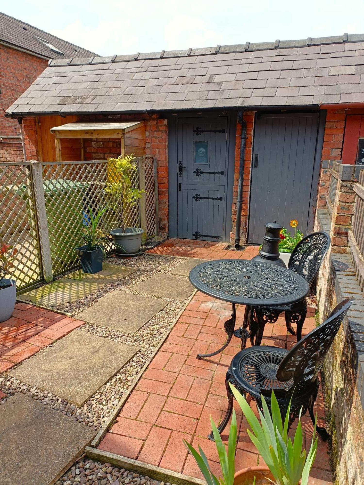 Charming Terrace Home In Whitchurch Уитчерч Экстерьер фото